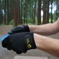 Choosing the Right Ultimate Frisbee Gloves: A Comprehensive Guide to Enhance Your Grip and Performance